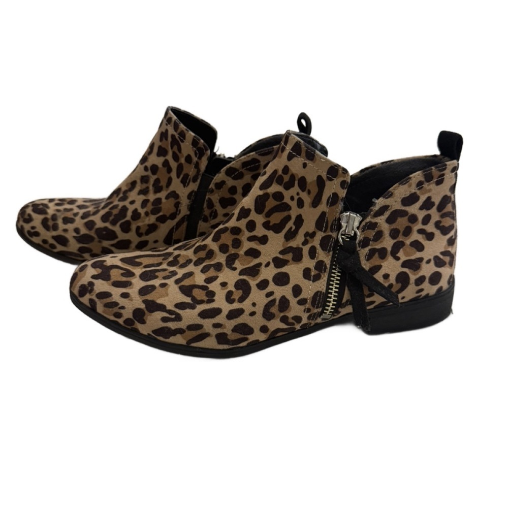 Dr. Scholl's Leopard Pattern Ankle Boots with Black Accents. Size 7 - Picture 4 of 8